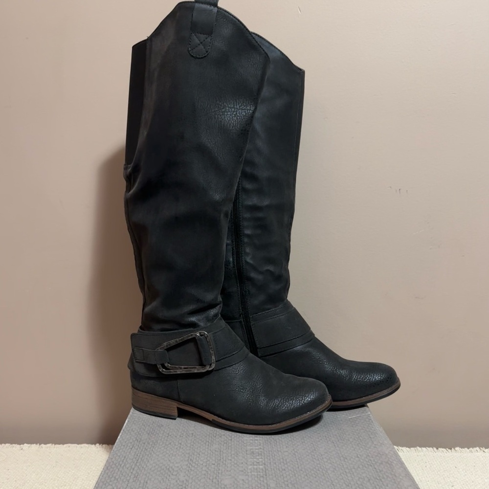Size 8 Maurice’s Boots, lightly used